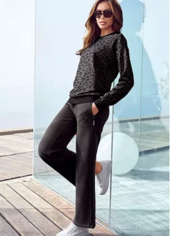 Bench Animal Print Sweatshirt -Modish Dress Up Bench Animal Print Sweatshirt60296022FRSP W01