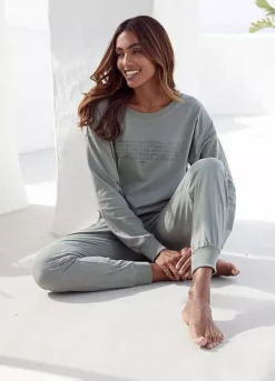 KangaROOS Slogan Print Pyjamas -Modish Dress Up KangaROOS Slogan Print Pyjamas67395267FRSP W02