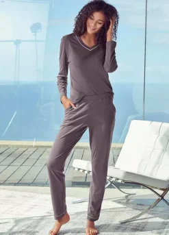 Vivance Dreams V-Neck Pyjamas -Modish Dress Up Vivance Dreams V Neck Pyjamas31953958FRSP